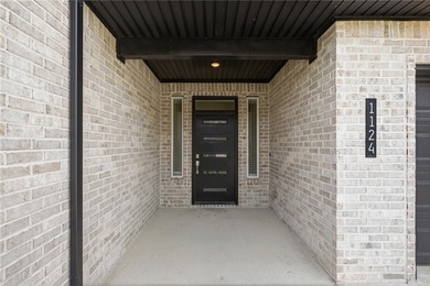 Like-new home on the golf course in The Greens at Sugar Creek - photo 3