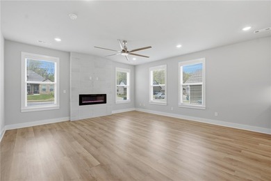 Like-new home on the golf course in The Greens at Sugar Creek - photo 5