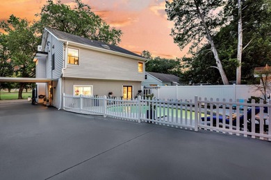 Tucked beneath a canopy of sweeping live oaks, this beautifully - photo 35