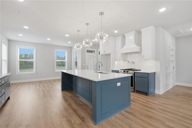 Like-new home on the golf course in The Greens at Sugar Creek - photo 10