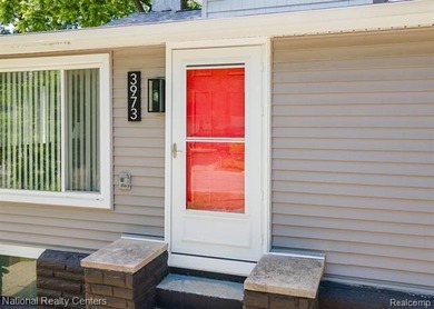 Welcome home to this absolutely adorable, fully updated ranch - photo 3