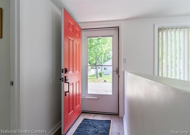 Welcome home to this absolutely adorable, fully updated ranch - photo 4