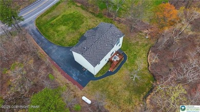 Discover a tranquil retreat in the desirable Emerald Lakes - photo 3