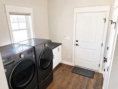 Welcome home to this beautifully designed, one-level living home - photo 13