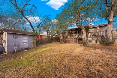 3-bedroom, 1-bath home sits in the heart of Kerrville, just - photo 16