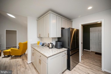 Welcome to 708 Eastover Parkway, where modern design, flexible - photo 21