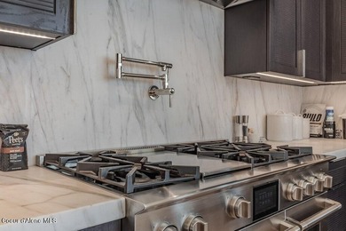 CONTEMPORARY PLATINUM DRIVE ESTATE AT PRESTIGIOUS BLACK ROCK - photo 22