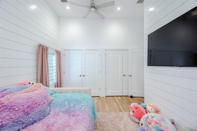 Your Dream Home Awaits!! Custom Ranch Renovated And Meticulously - photo 23