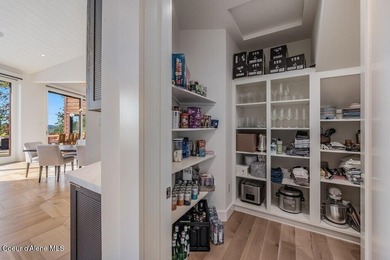 CONTEMPORARY PLATINUM DRIVE ESTATE AT PRESTIGIOUS BLACK ROCK - photo 27