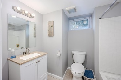 Your Dream Home Awaits!! Custom Ranch Renovated And Meticulously - photo 30