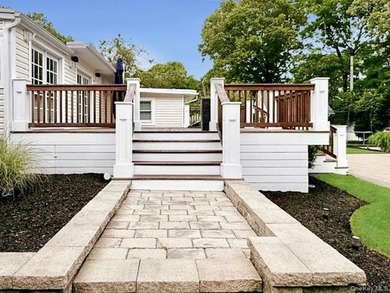 Your Dream Home Awaits!! Custom Ranch Renovated And Meticulously - photo 32