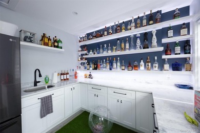 Your Dream Home Awaits!! Custom Ranch Renovated And Meticulously - photo 38