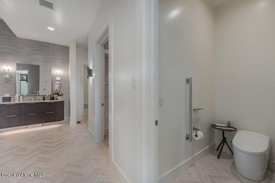 CONTEMPORARY PLATINUM DRIVE ESTATE AT PRESTIGIOUS BLACK ROCK - photo 48