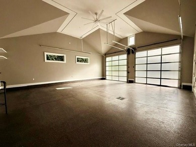 Your Dream Home Awaits!! Custom Ranch Renovated And Meticulously - photo 50
