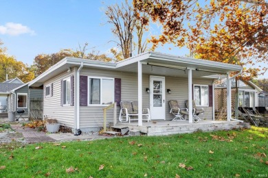 Kuhn Lake Home For Sale in Pierceton Indiana