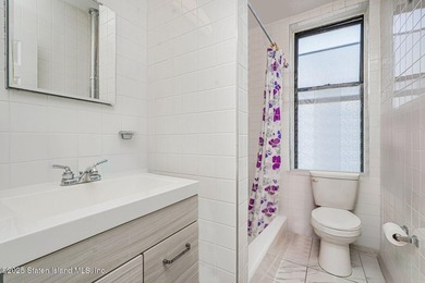 Bright and newly renovated 1-bedroom, 1-bath co-op in - photo 11