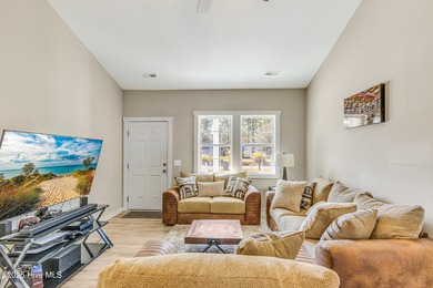 Discover comfort and convenience in this well-maintained - photo 8