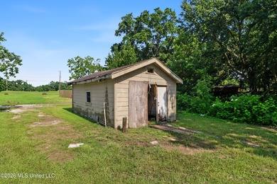 This property features a functional floor plan with spacious - photo 19