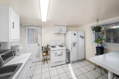 WEST SAN CARLOS DUPLEX, PHENOMENAL INVESTMENT! This 2-level - photo 19