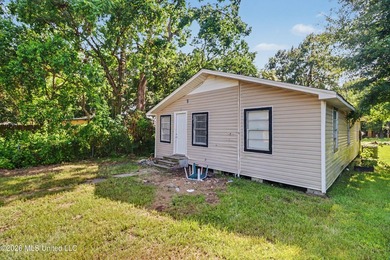 This property features a functional floor plan with spacious - photo 20