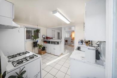 WEST SAN CARLOS DUPLEX, PHENOMENAL INVESTMENT! This 2-level - photo 21