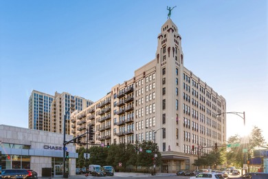 Lake Michigan - Cook County Condo For Sale in Chicago Illinois