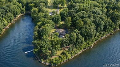 Beautiful Private Point Lake Retreat on the Roanoke River - photo 1
