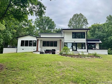 Beautiful Private Point Lake Retreat on the Roanoke River - photo 3
