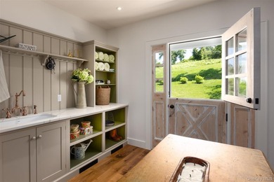 Welcome to Sunset Ridge Farm. A discreet tree-lined drive with - photo 14