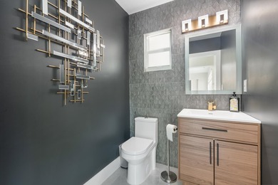 Beautifully renovated pool home in Floranada Ridge - one of the - photo 17