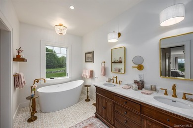 Welcome to Sunset Ridge Farm. A discreet tree-lined drive with - photo 22