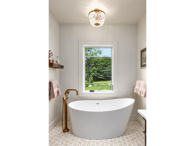 Welcome to Sunset Ridge Farm. A discreet tree-lined drive with - photo 23