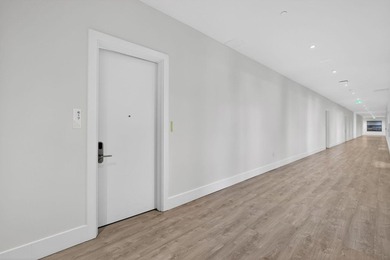 Welcome to Nautilus 220, where brand-new waterfront luxury meets - photo 3