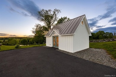 Welcome to Sunset Ridge Farm. A discreet tree-lined drive with - photo 37