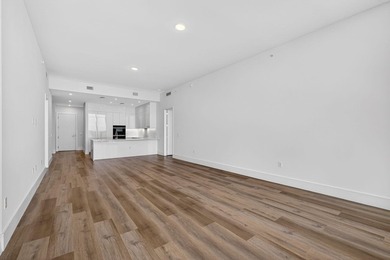 Welcome to Nautilus 220, where brand-new waterfront luxury meets - photo 9