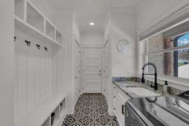 Classy, luxurious comfort with panoramic views of Dale Hollow - photo 10