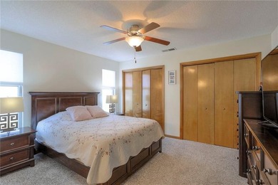 Welcome to Morningview 55+ in Raymore! This charming 2 bed, 2