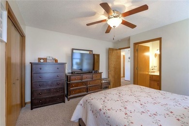 Welcome to Morningview 55+ in Raymore! This charming 2 bed, 2