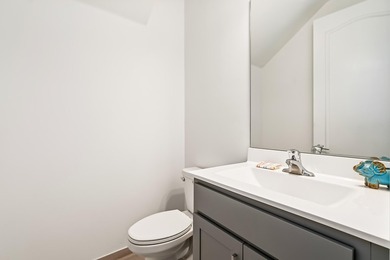 Welcome to this charming 4-bedroom, 3.5-bathroom townhouse in - photo 13