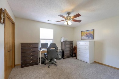 Welcome to Morningview 55+ in Raymore! This charming 2 bed, 2