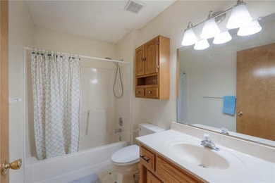 Welcome to Morningview 55+ in Raymore! This charming 2 bed, 2