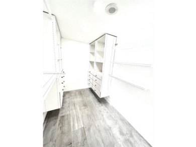 Sophisticated 2BR/2BA residence in the heart of Aventura