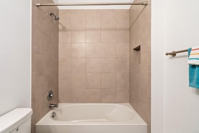Welcome to this charming 4-bedroom, 3.5-bathroom townhouse in - photo 18