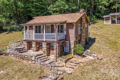 SPECTACULAR VIEWS OF CHIMNEY ROCK MOUNTAIN AND THE LAKE LURE - photo 21
