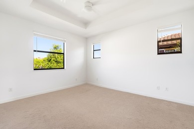 Welcome to this charming 4-bedroom, 3.5-bathroom townhouse in - photo 23
