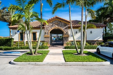 Welcome to this charming 4-bedroom, 3.5-bathroom townhouse in - photo 31