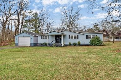 Lake Tansi Home For Sale in Crossville Tennessee