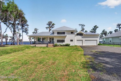 Little Lake Sante Fe Home For Sale in Melrose Florida