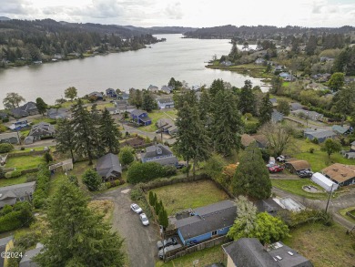 Devils Lake Home For Sale in Neotsu Oregon