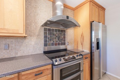 Beautifully maintained 2-bedroom plus den home in the desirable - photo 12